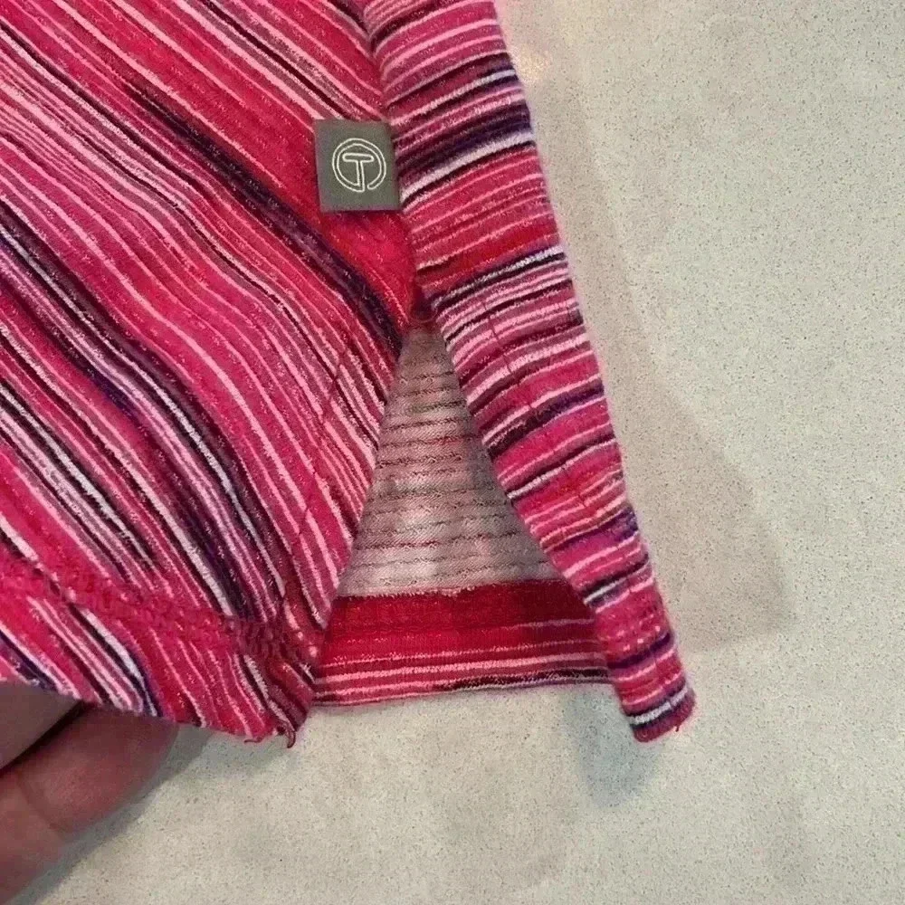 T by Talbots Top. V-neck. Longsleeves w/button detailing. Pink/black pattern. S. - Picture 3 of 8